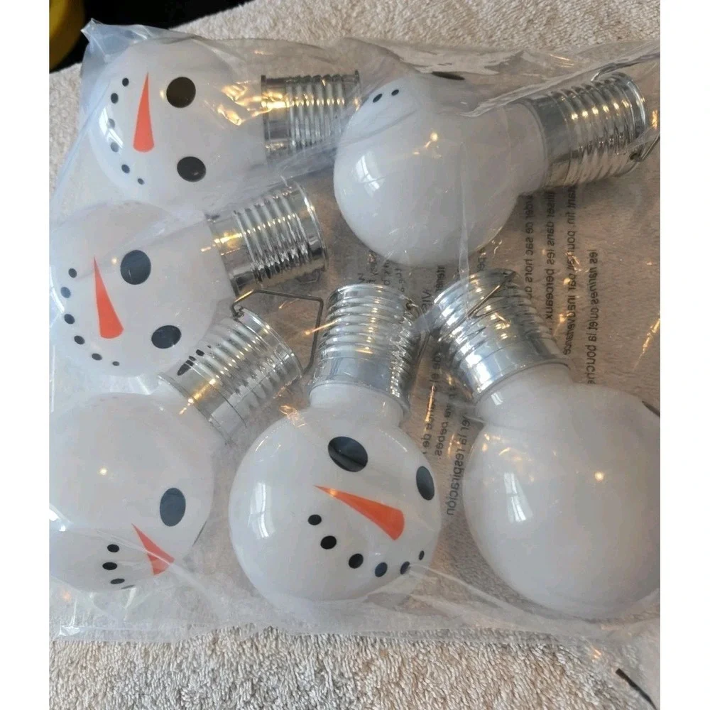 Holiday Style Hanging Solar LED Snowman Lights 4
